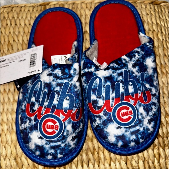 FOCO Shoes - Women’s Chicago cubs, slippers size XS, NWT